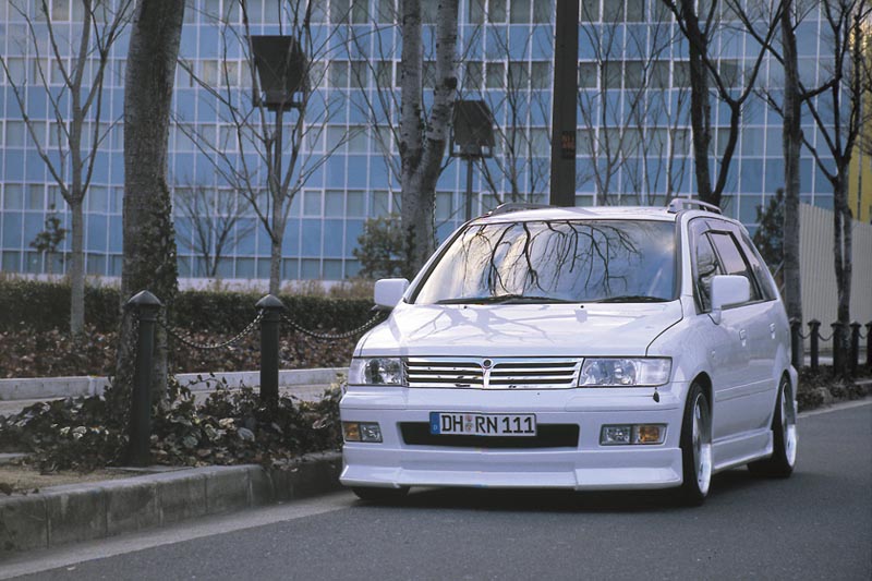 Аэродинамический обвес WALD Sports Line для Mitsubishi Chariot Grandis