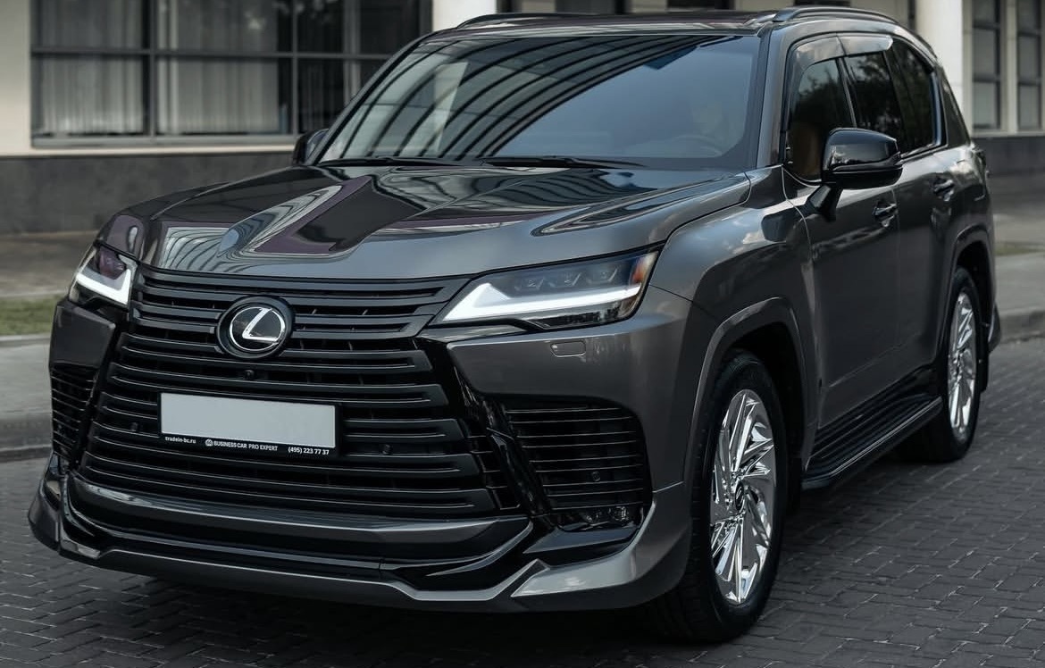 Lexus LX600 Modellista